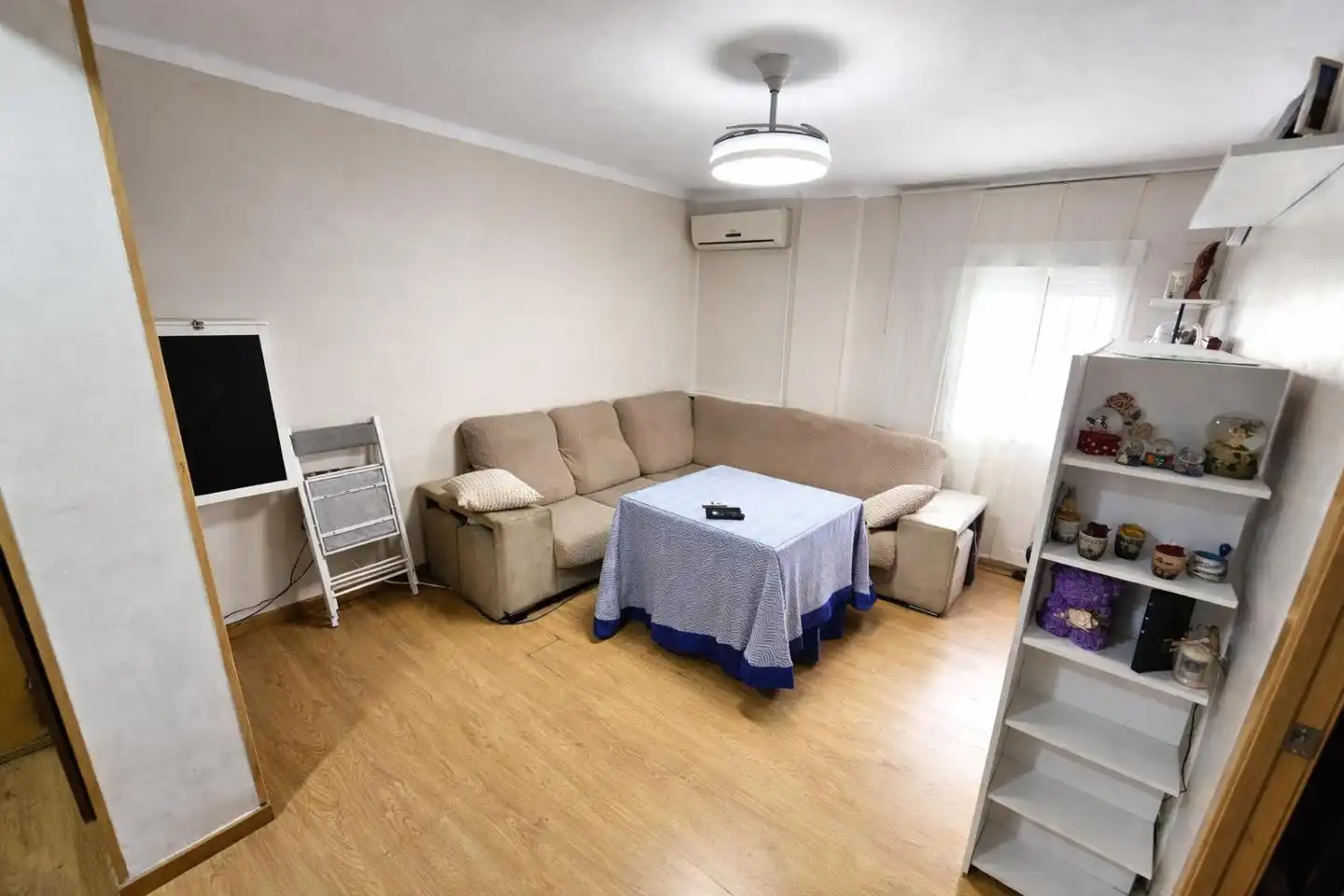 Wohnzimmer von Erdgeschoss zum Verkauf in Badajoz