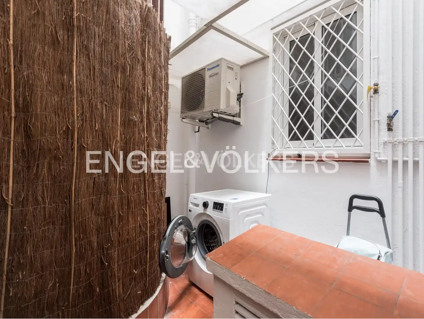 Balcony of Flat for sale in Barcelona  with Air Conditioner and Heating