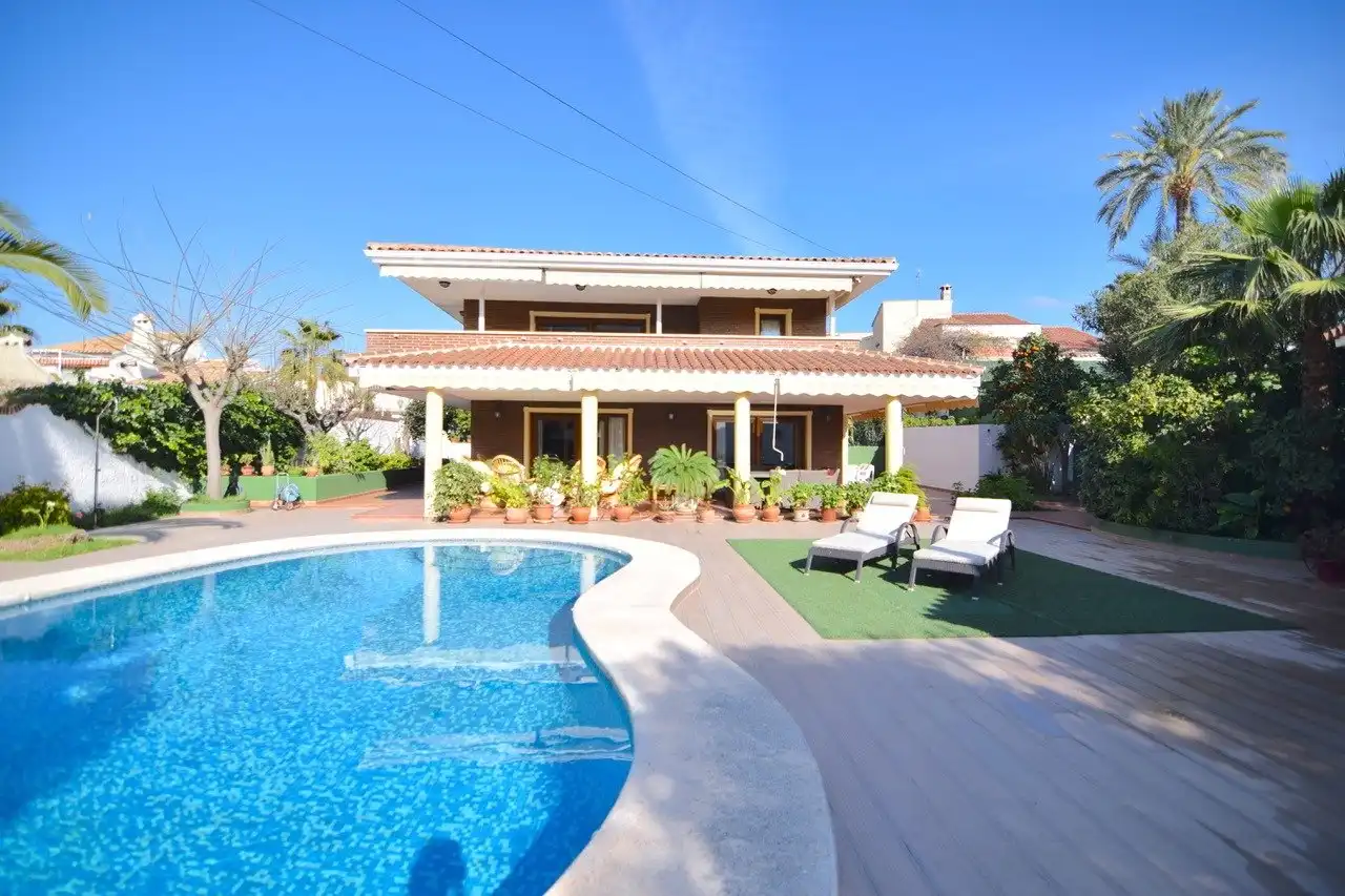 Chalet con piscina en venta en Rincón de Loix, imagen 2