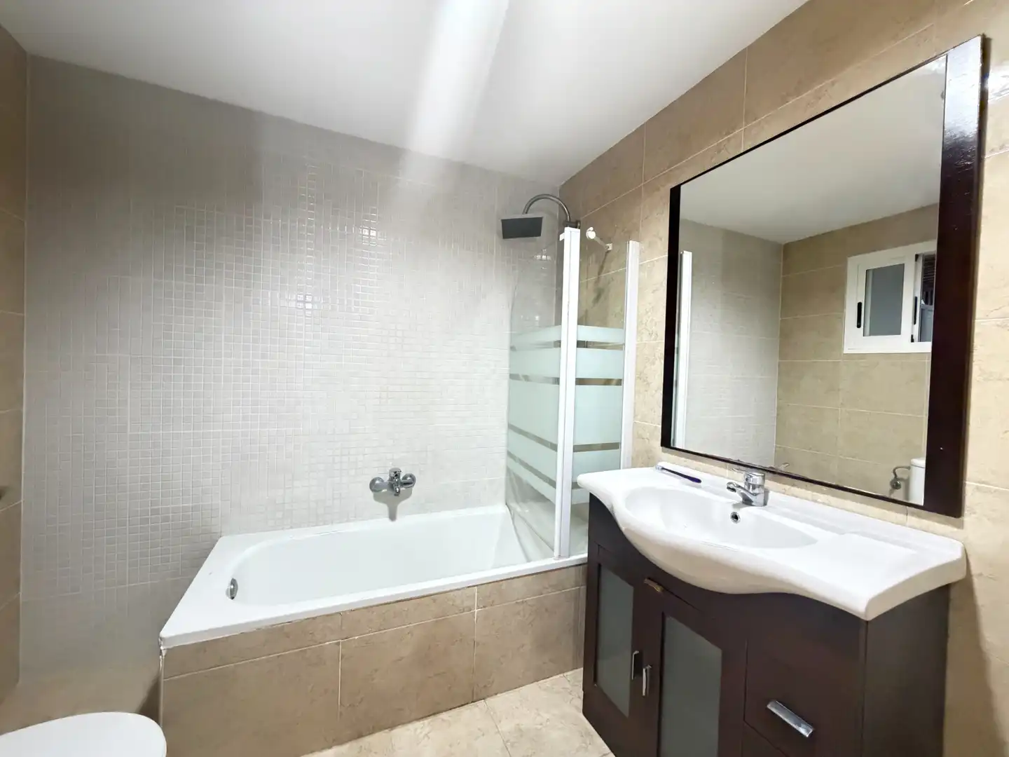 Baño de Piso en venta en Carlet con Parquet, Terraza y Horno