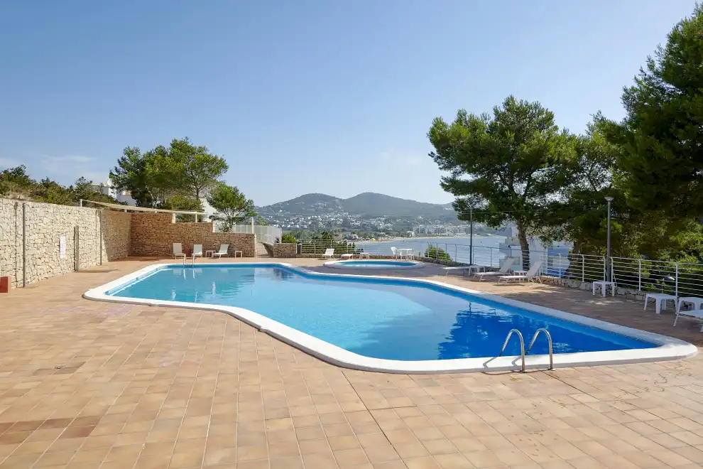 Piscina de Apartament en venda en Eivissa amb Aire condicionat, Calefacció i Jardí privat