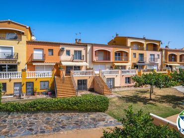Casa bifamiliare con piscina in vendita a Muga - Gran Reserva - Badia