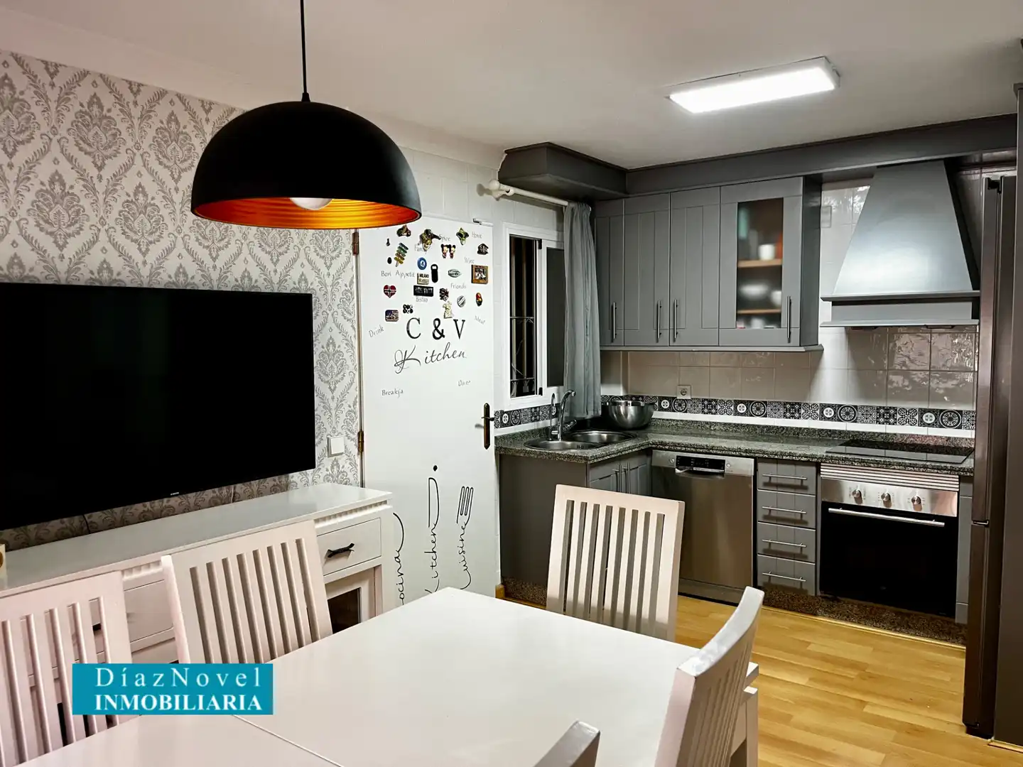 Cocina de Casa adosada en venta en Vélez-Málaga con Aire acondicionado, Calefacción y Parquet