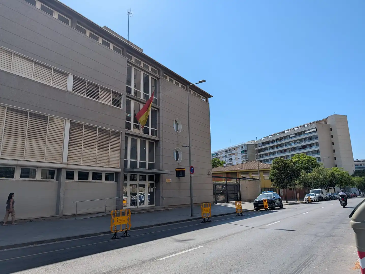 Exterior view of Flat for sale in Cornellà de Llobregat  with Furnished and Alarm