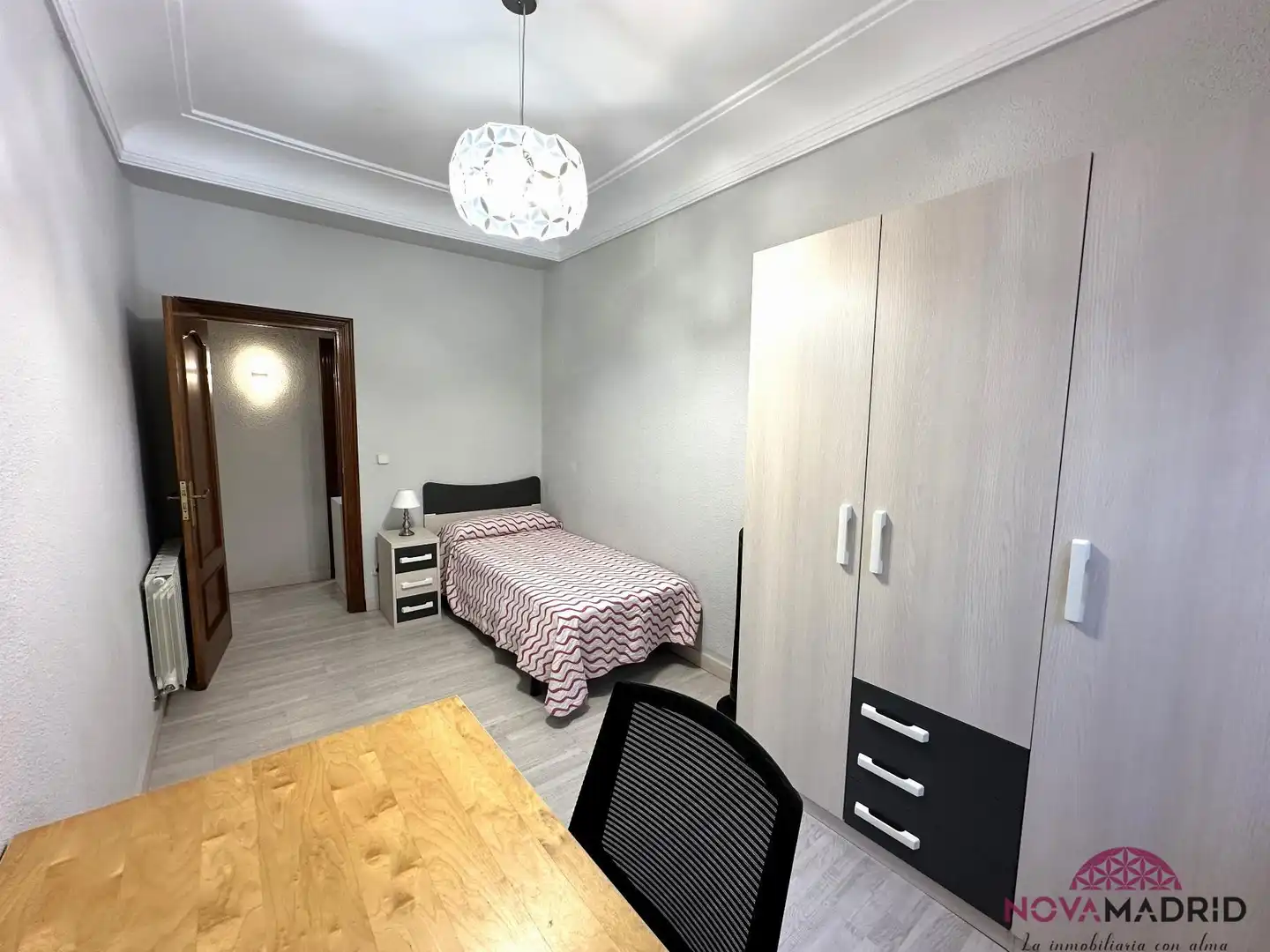 Bedroom of Flat for sale in Madrid  with Heating and Furnished