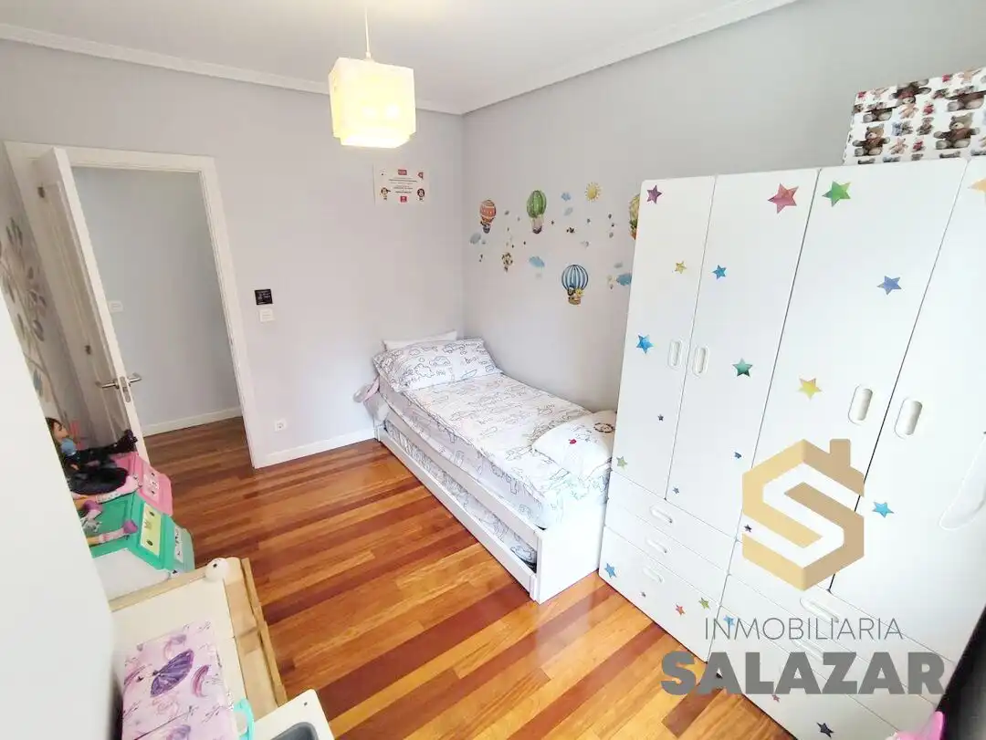 Bedroom of Flat for sale in Bilbao   with Heating, Storage room and Balcony