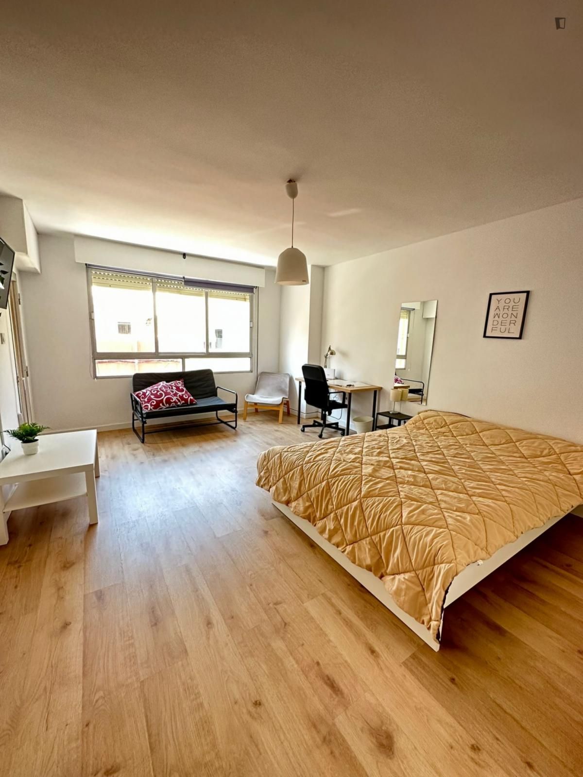 Apartament per a compartir a Ensanche - Parque del Oeste