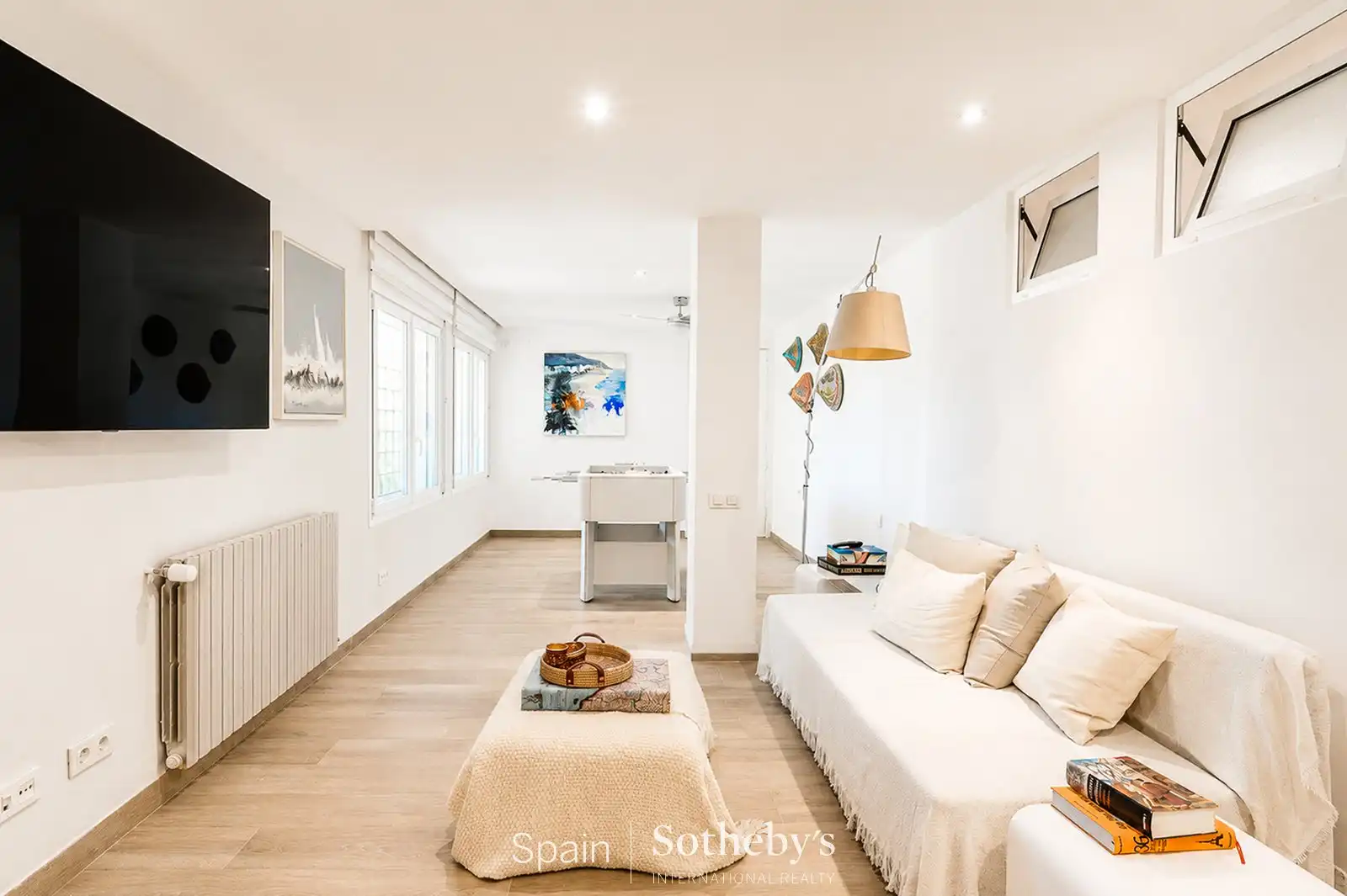 Wohnzimmer von Wohnungen zum Verkauf in Sitges mit Klimaanlage, Heizung und Privatgarten