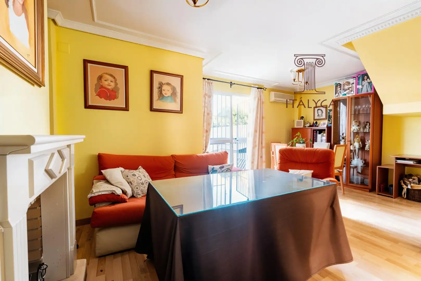Habitación de Casa adosada en venta en Tomares con Aire acondicionado, Terraza y Trastero