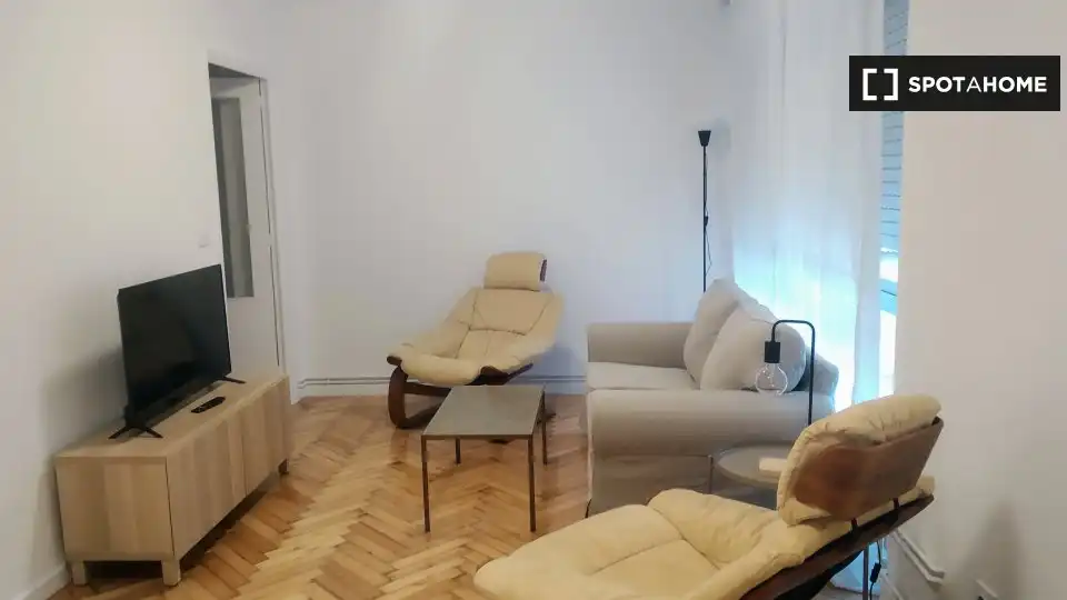 Room in Plaza Industria