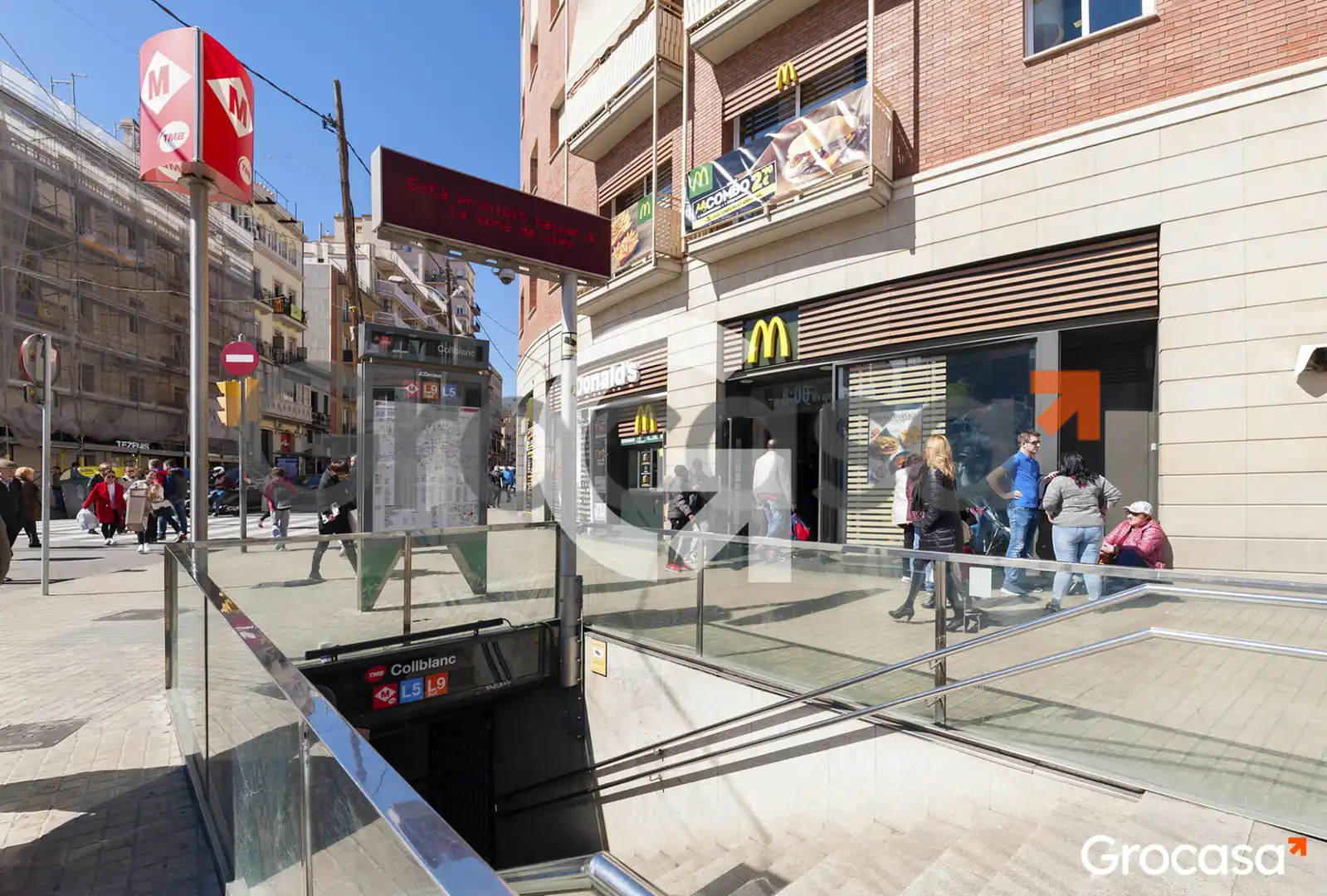 Vista exterior de Piso en venta en L'Hospitalet de Llobregat con Aire acondicionado, Calefacción y Horno