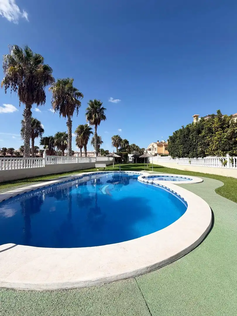 Bungalow con piscina en venta en Orihuela Costa, imagen 21