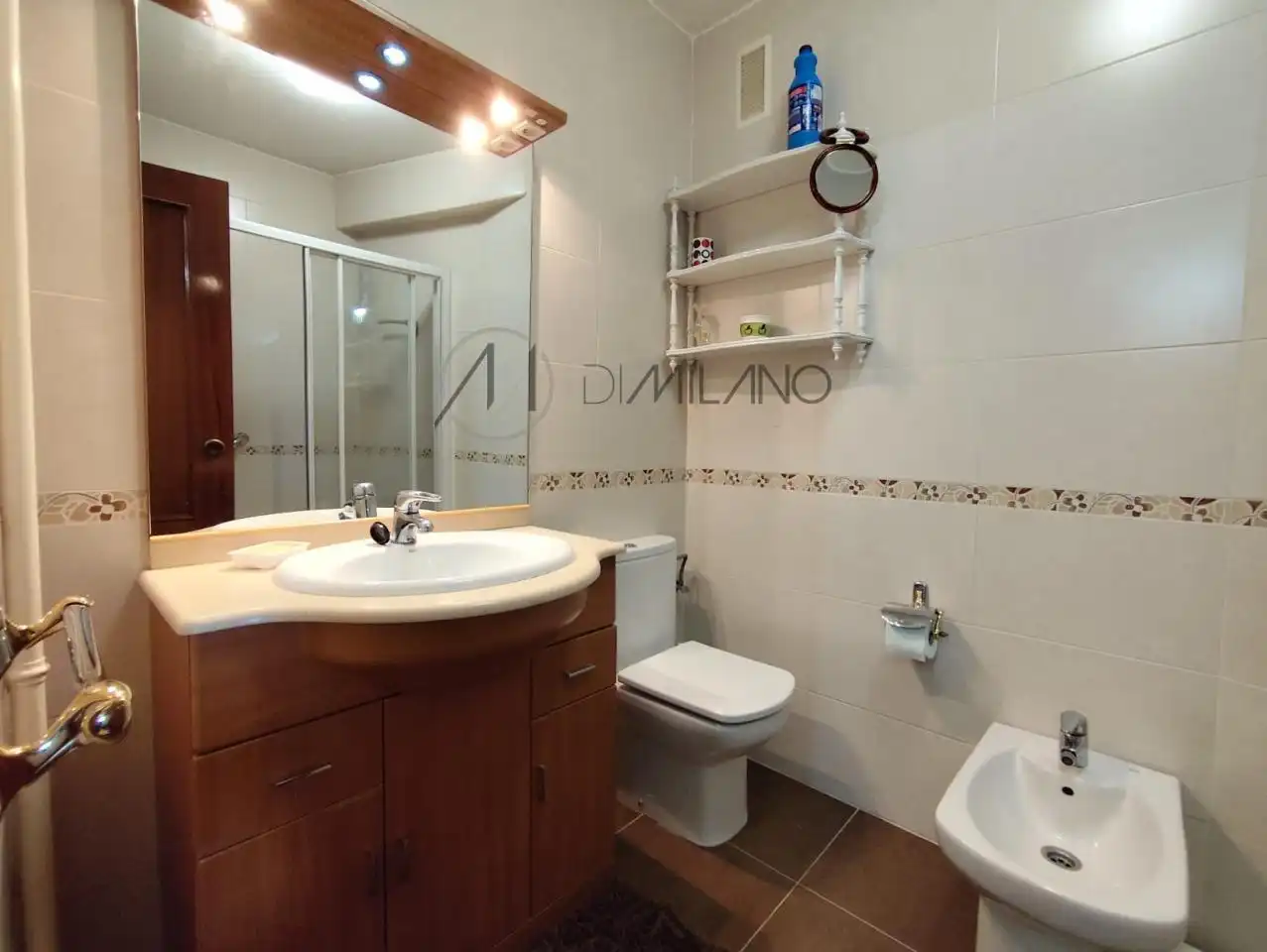 Baño de Piso de alquiler en Vigo  con Calefacción, Parquet y Amueblado