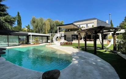 Swimming pool of House or chalet for sale in La Moraleja  with Air Conditioner, Heating and Private garden