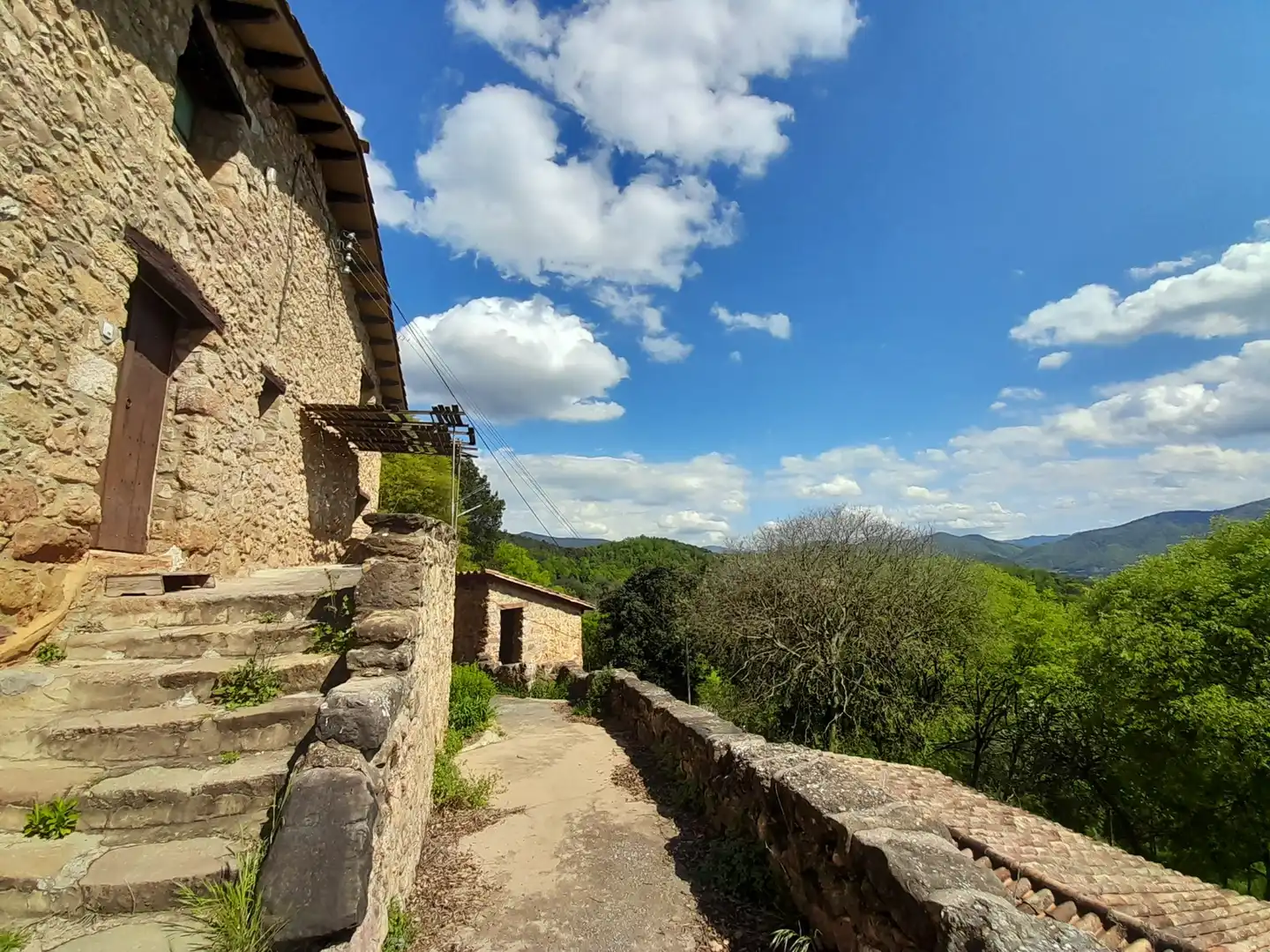 Vista exterior de Finca rústica en venta en La Vall de Bianya con Calefacción, Terraza y Trastero