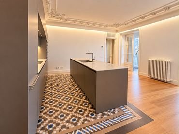 Appartement compact avec piscine à vendre à Eixample