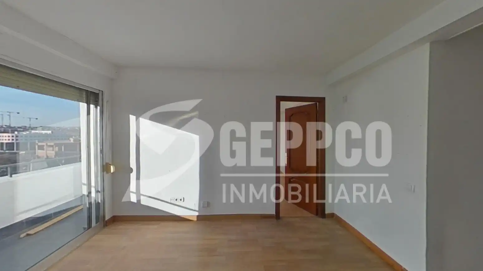 Flat for sale in Calle de Carabelos, San Fermín