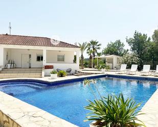 Piscina de Casa o xalet en venda en Domeño amb Aire condicionat, Calefacció i Terrassa