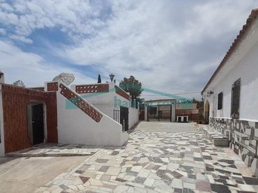 Casa rústica amb piscina en venda a DISEMINADOS (P-37)