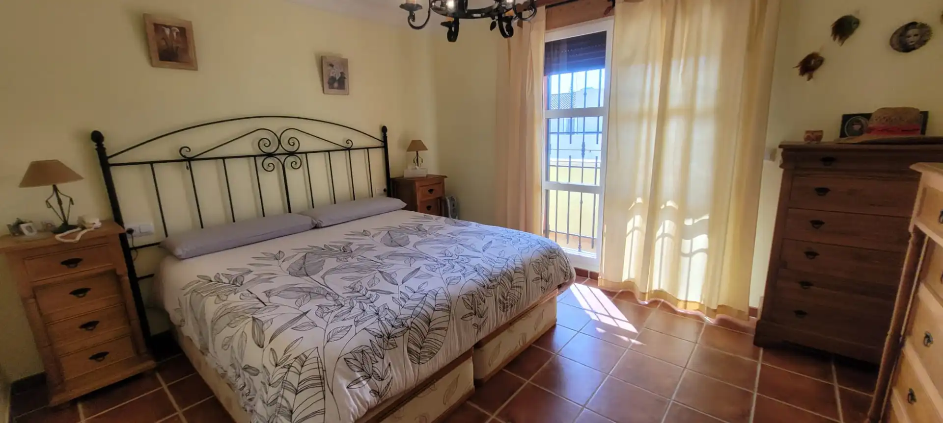 Dormitori de Casa adosada en venda en Los Barrios amb Aire condicionat, Jardí privat i Terrassa