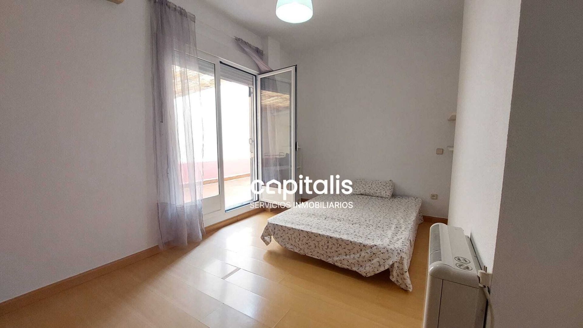 Dormitori de Pis de lloguer en  Madrid Capital amb Aire condicionat i Calefacció