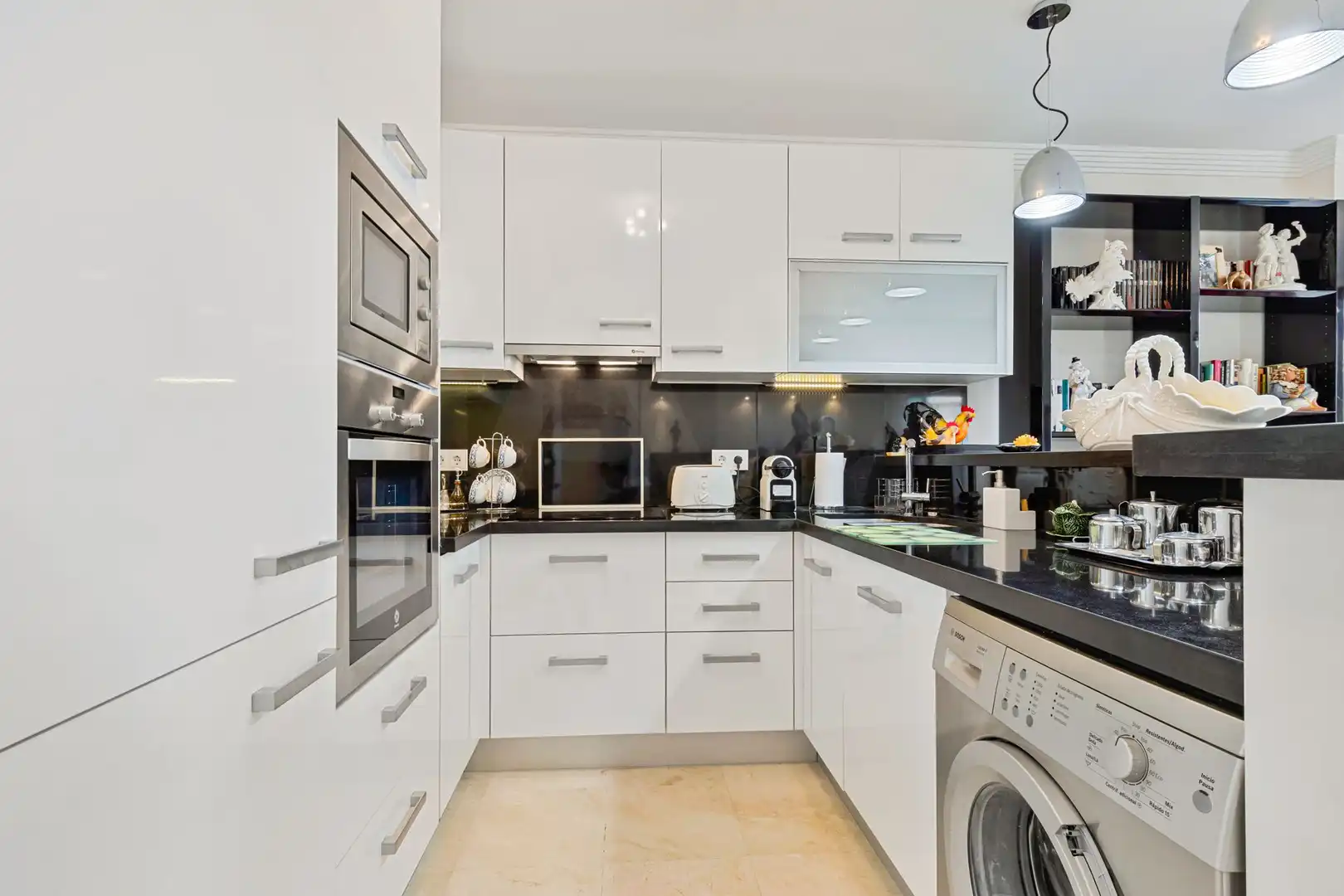 Kitchen of Flat for sale in Marbella  with Air Conditioner, Heating and Terrace