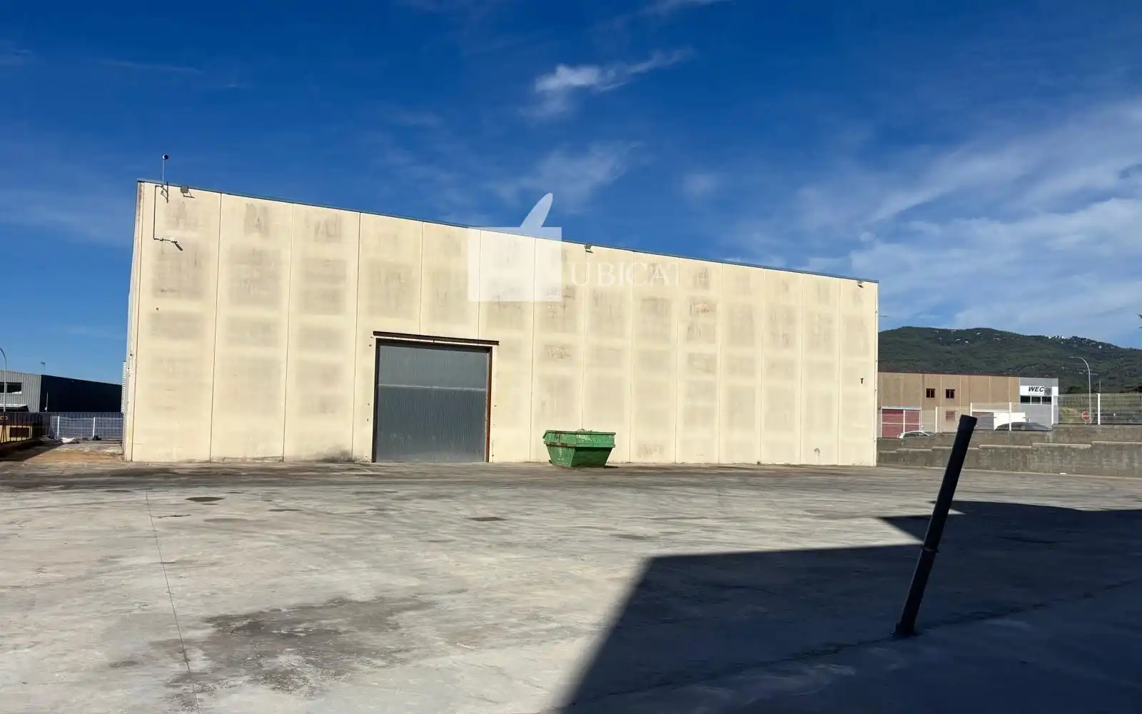 Außenansicht von Fabrikhallen zur Miete in Caldes de Montbui