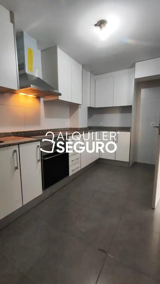Kitchen of Flat for rent in Torrent  with Air Conditioner and Storage room