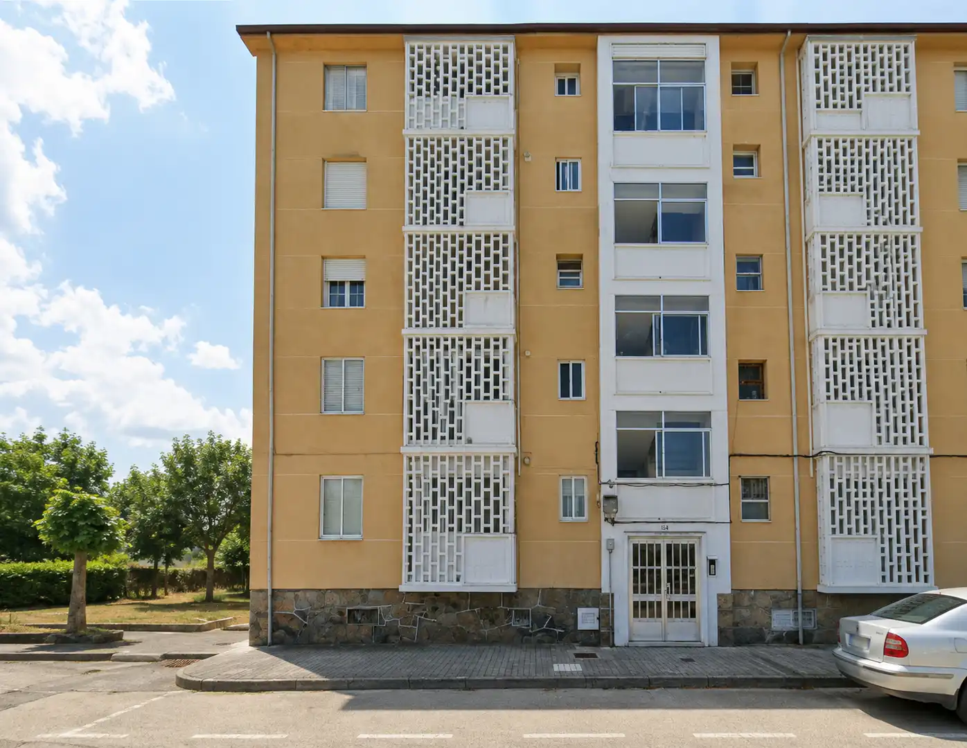 Exterior view of Flat for sale in A Pobra de Trives   with Heating, Furnished and Oven