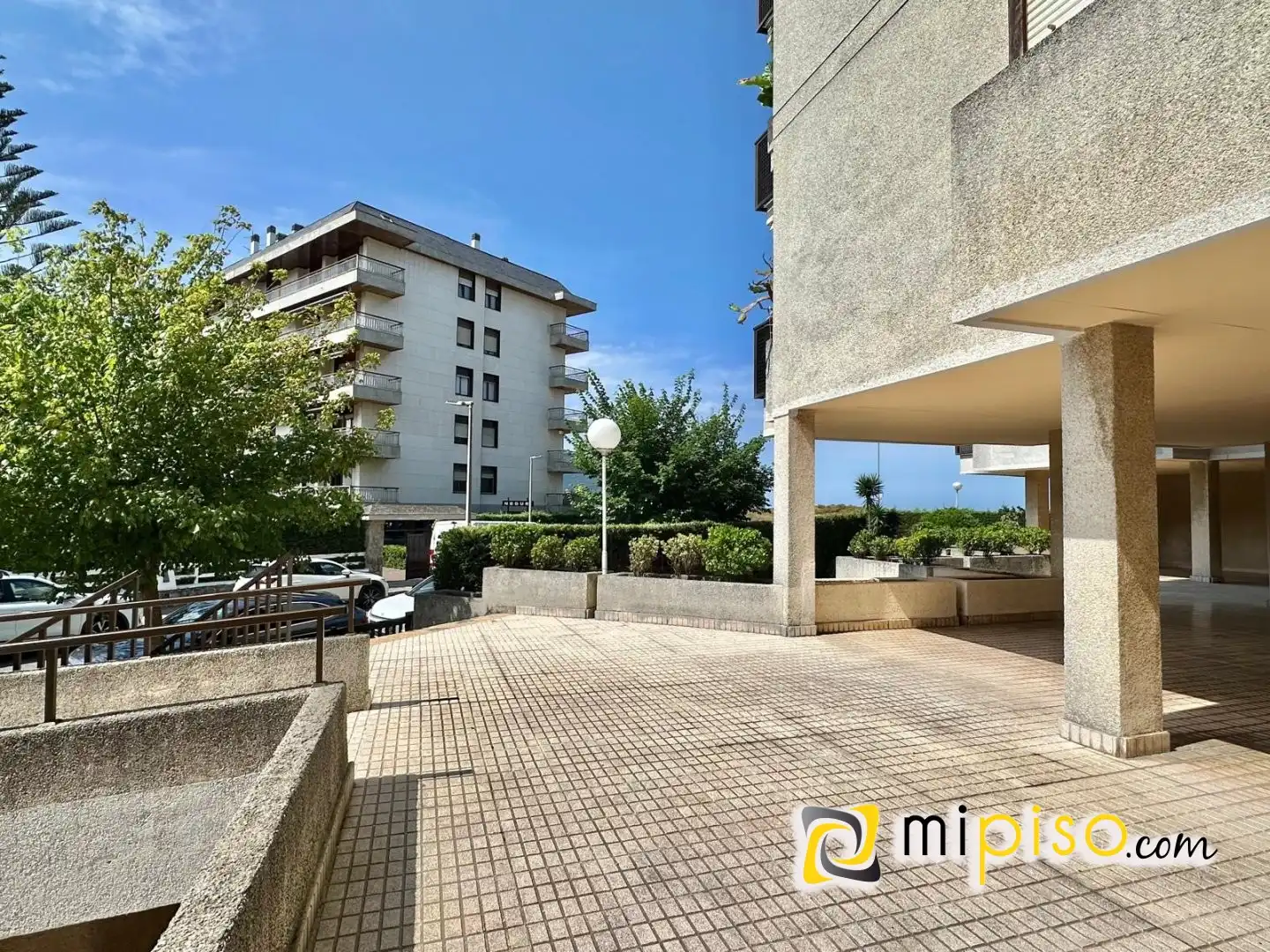 Vista exterior de Pis de lloguer en Laredo amb Terrassa