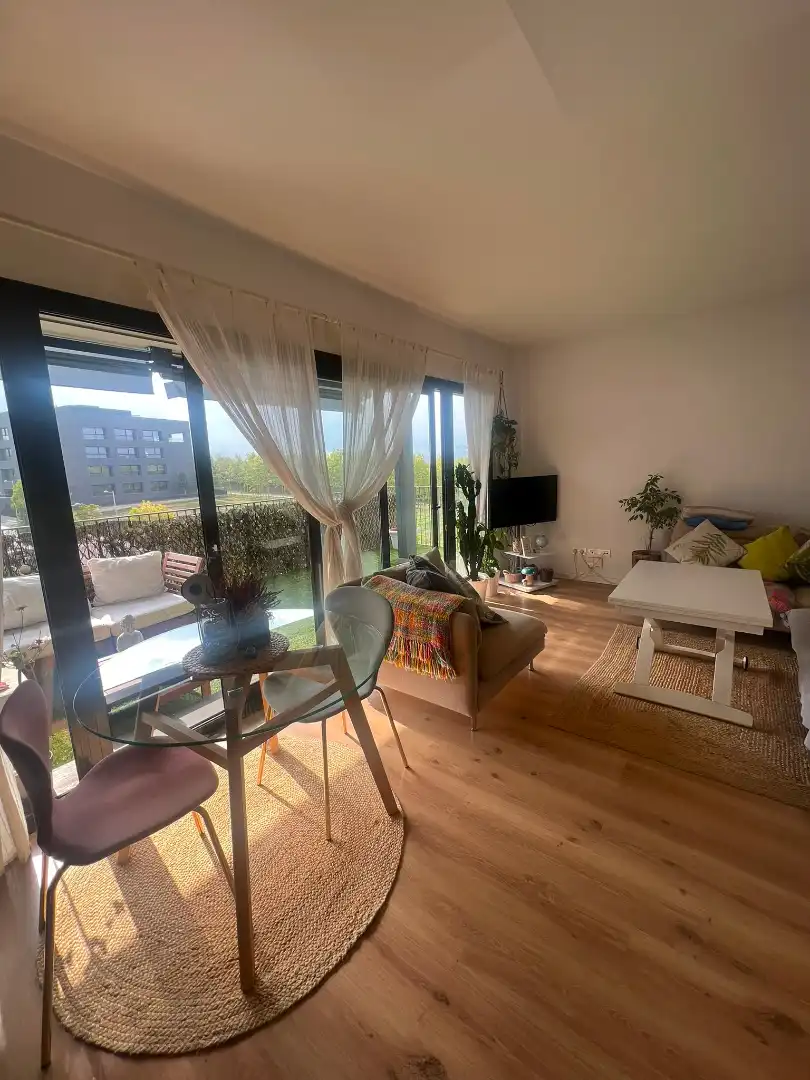 Wohnzimmer von Wohnung zur Miete in Sant Cugat del Vallès mit Klimaanlage, Parkett und Terrasse
