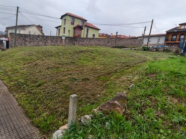 Terrain résidentiel à vendre à Calle Bernardino Guardado
