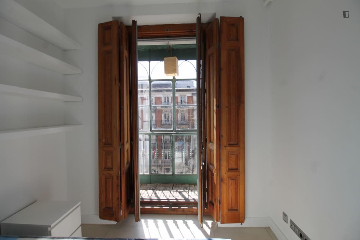 Study to rent in Trafalgar