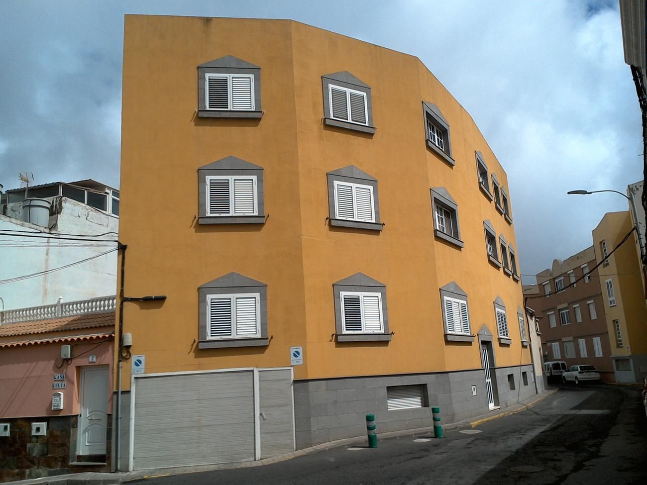 Vista exterior de Garatge en venda en Arucas