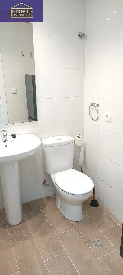 Badezimmer von Wohnung mieten mit Kaufoption in Córdoba mit Klimaanlage, Heizung und Terrasse