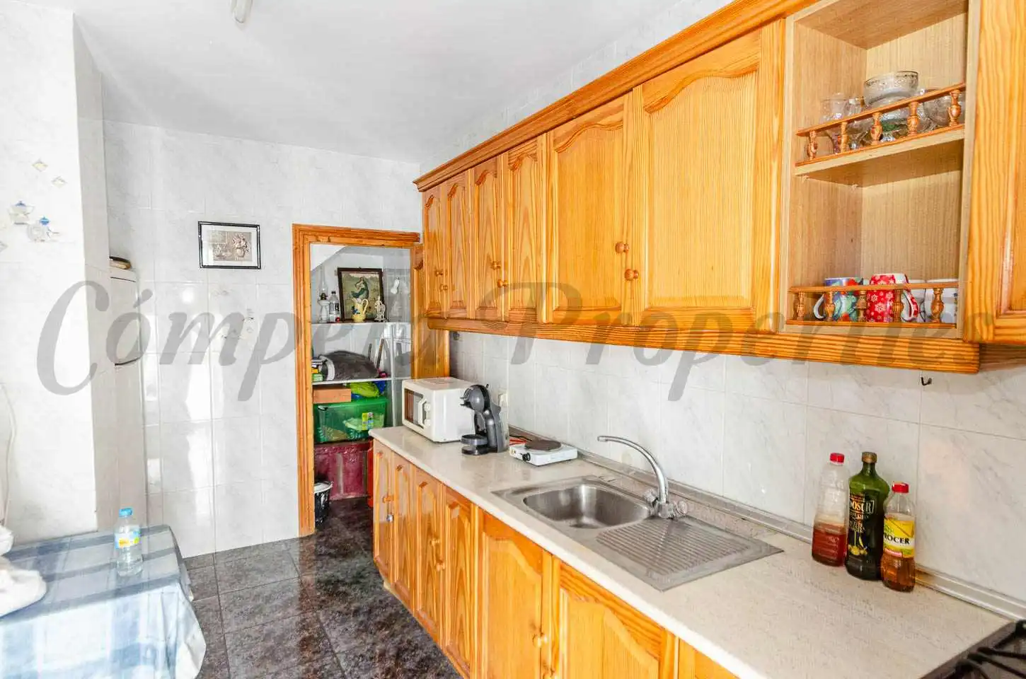 Küche von Einfamilien-Reihenhaus zum Verkauf in Cómpeta mit Terrasse und Möbliert