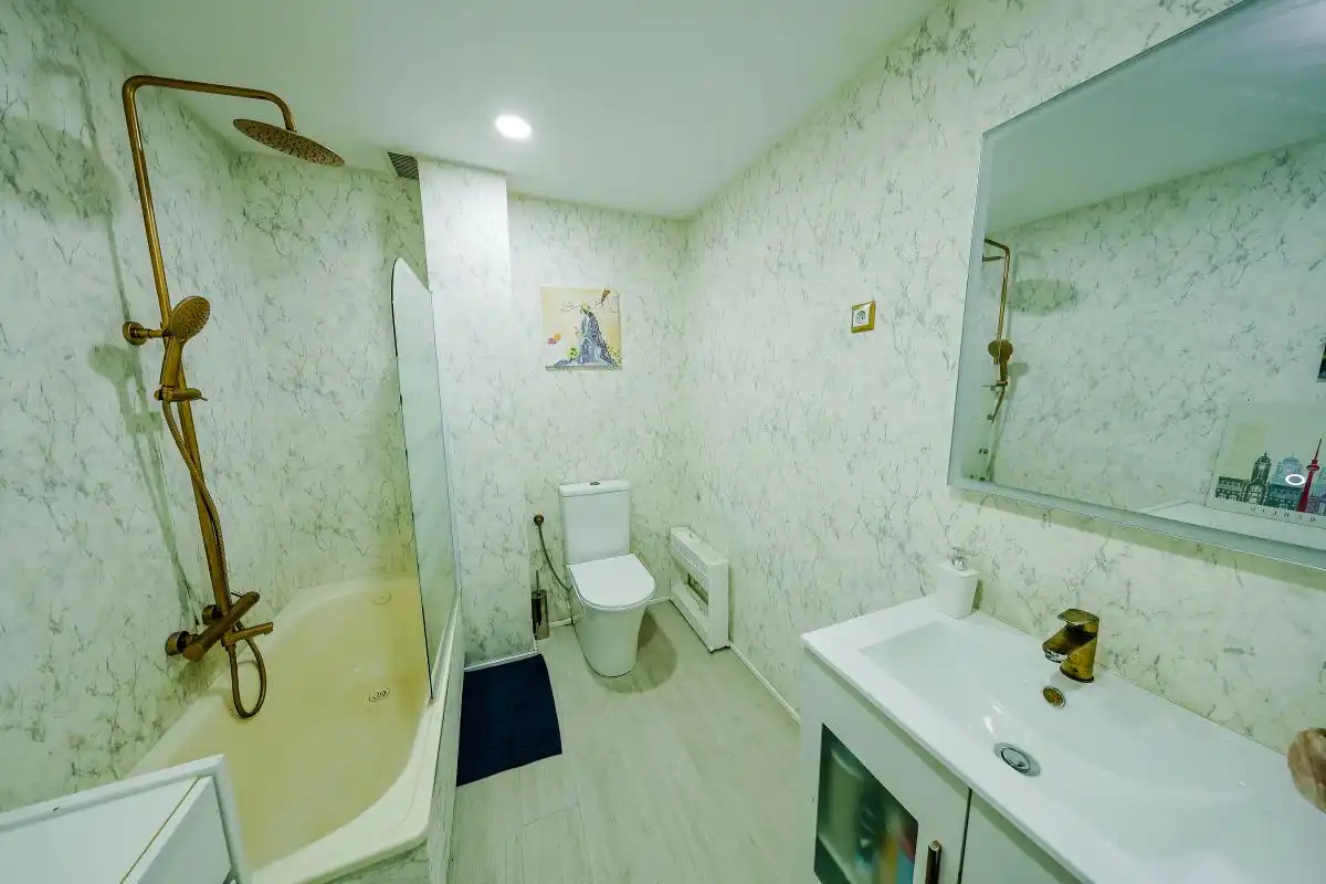 Baño de Piso en venta en Madrid con Aire acondicionado, Calefacción y Terraza