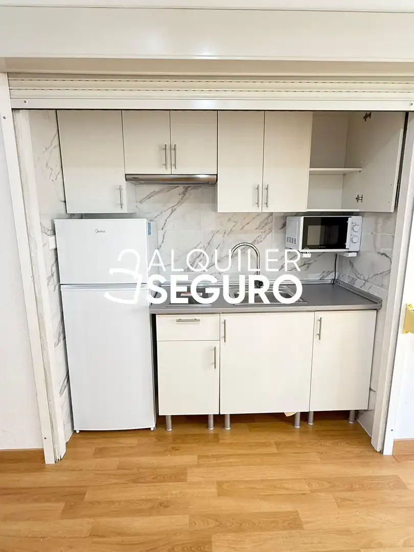 Kitchen of Flat for rent in Madrid  with Air Conditioner and Terrace