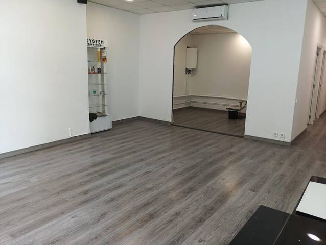 Local comercial en Venta en Gràcia