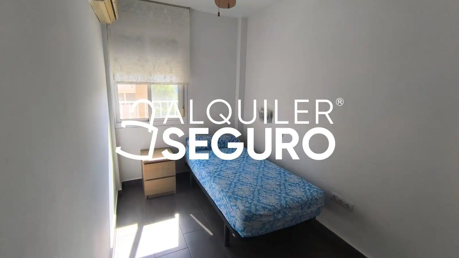 Habitación de Piso de alquiler en Sevilla con Terraza y Amueblado