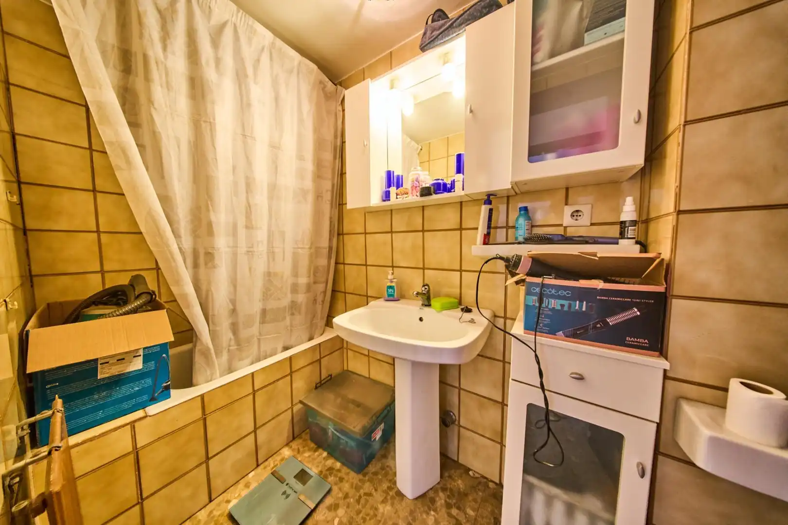 Baño de Piso en venta en Granada con Calefacción y Jardín privado