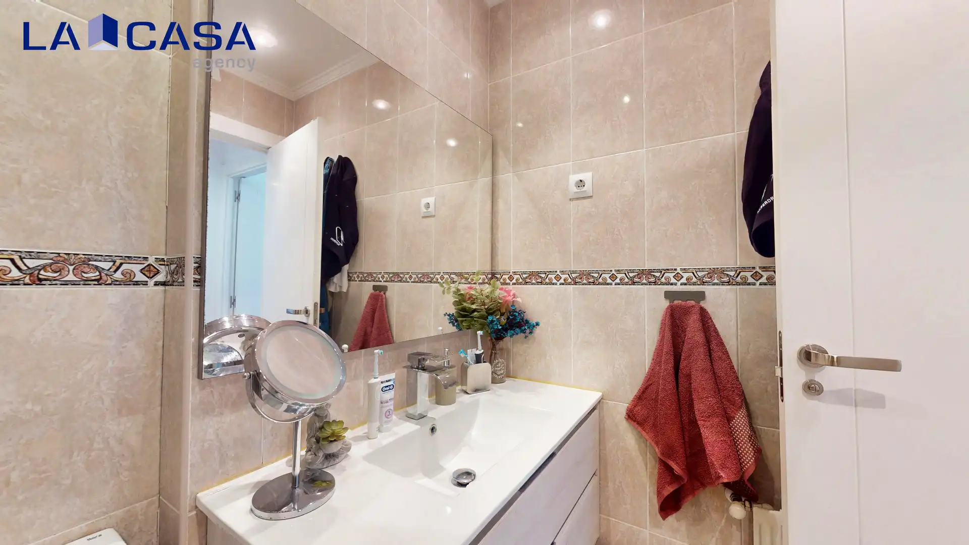 Baño de Piso en venta en Bilbao  con Trastero y Balcón