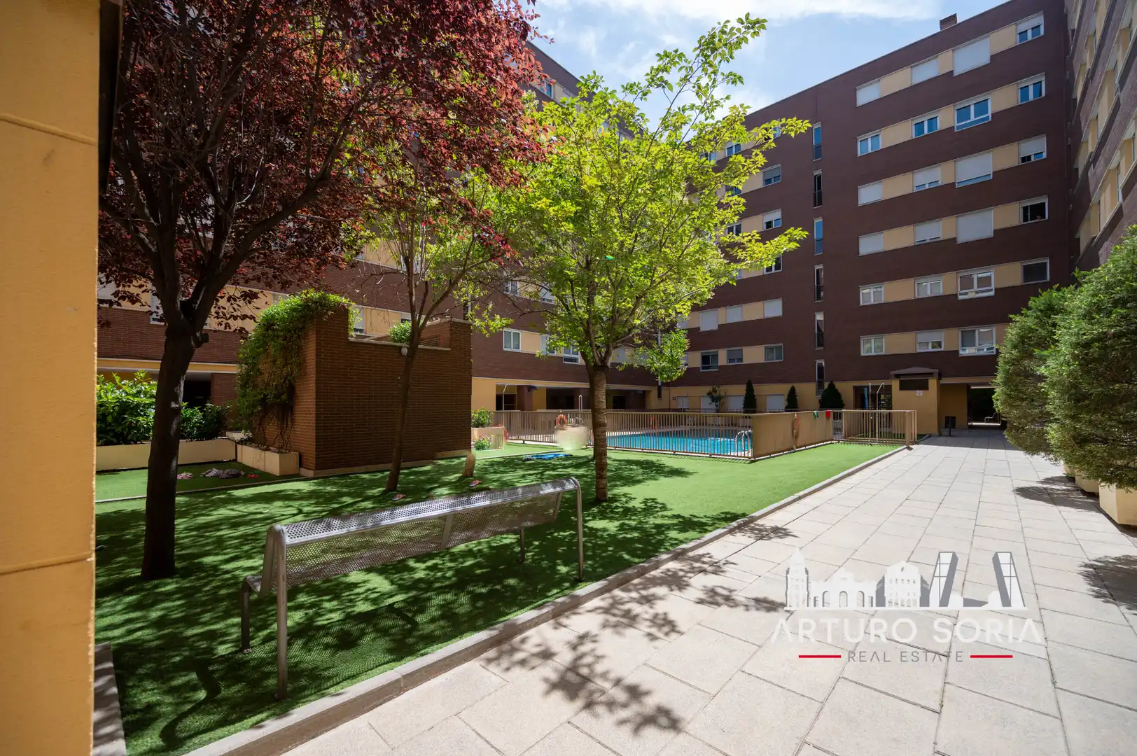 Exterior view of Flat for rent in Madrid  with Storage room and Community pool