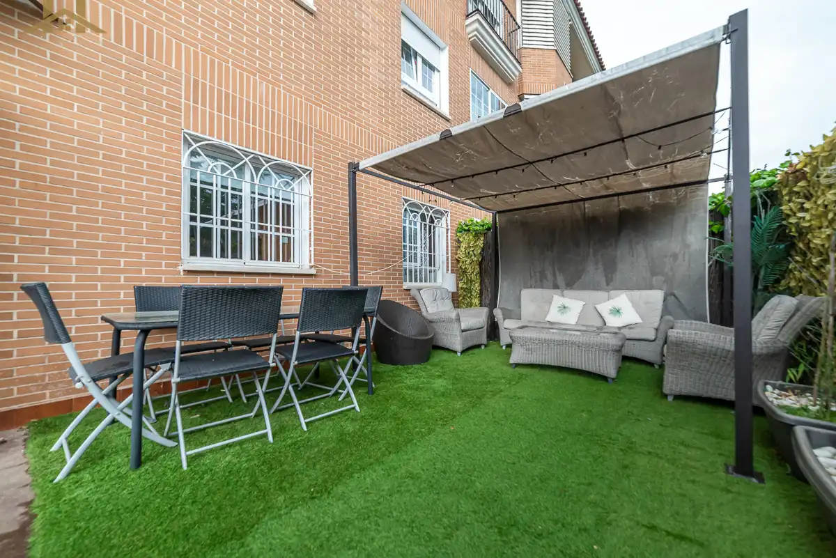 Terrace of Flat for sale in Villaviciosa de Odón  with Air Conditioner, Heating and Private garden