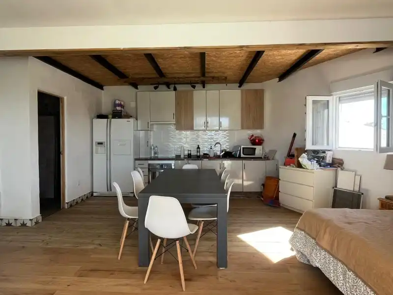 Cocina de Finca rústica de alquiler en Lucena con Aire acondicionado, Lavadora y Microondas