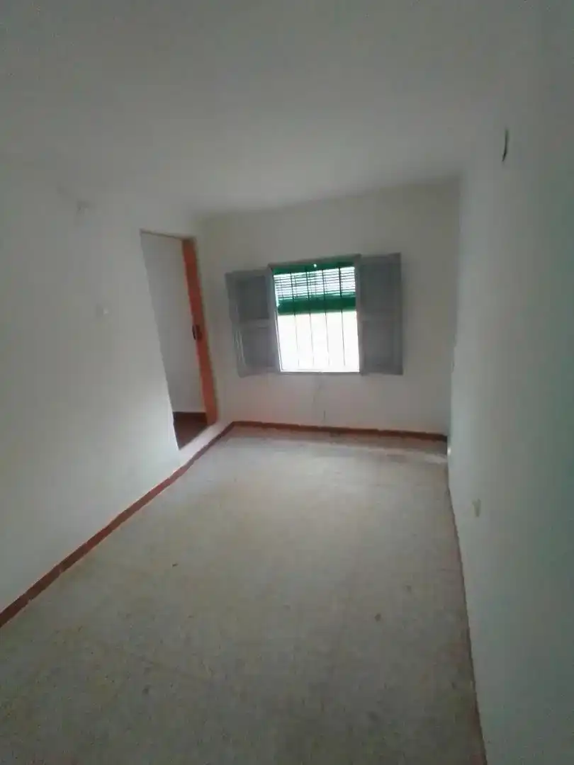 Casa adosada en venda en La Peraleja   amb Traster i Balcó