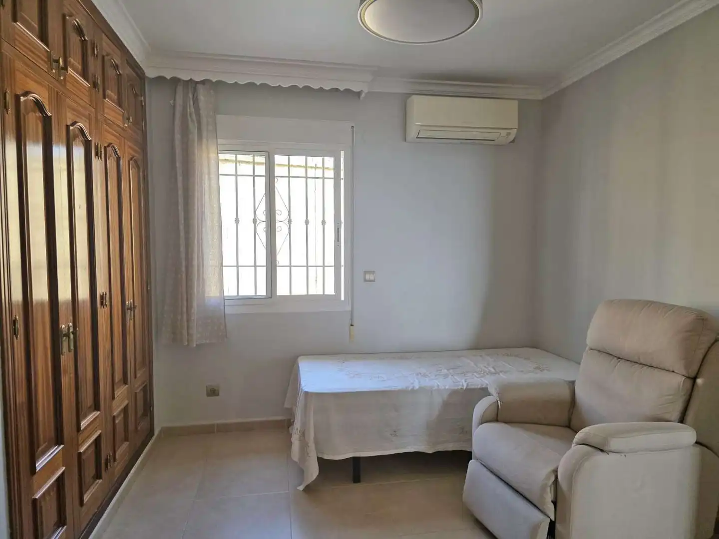 Dormitori de Finca rústica en venda en Arucas amb Aire condicionat, Piscina i Moblat