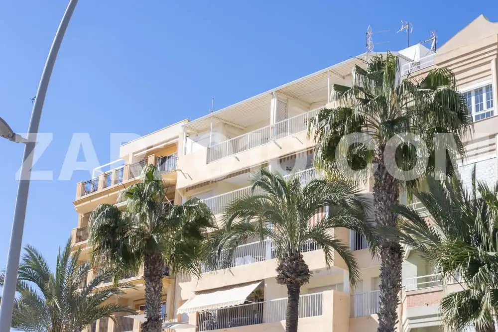 Vista exterior de Apartament en venda en Garrucha amb Aire condicionat i Terrassa