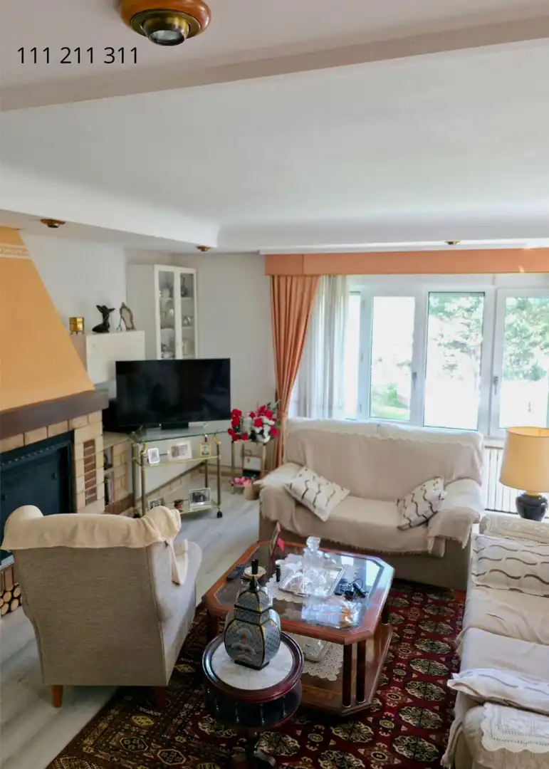 Sala d'estar de Casa o xalet en venda en Pomar de Valdivia amb Calefacció, Jardí privat i Terrassa