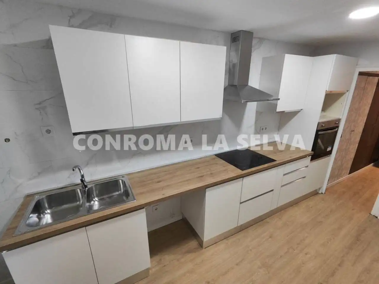 Kitchen of Flat for sale in Tordera  with Parquet flooring and Terrace